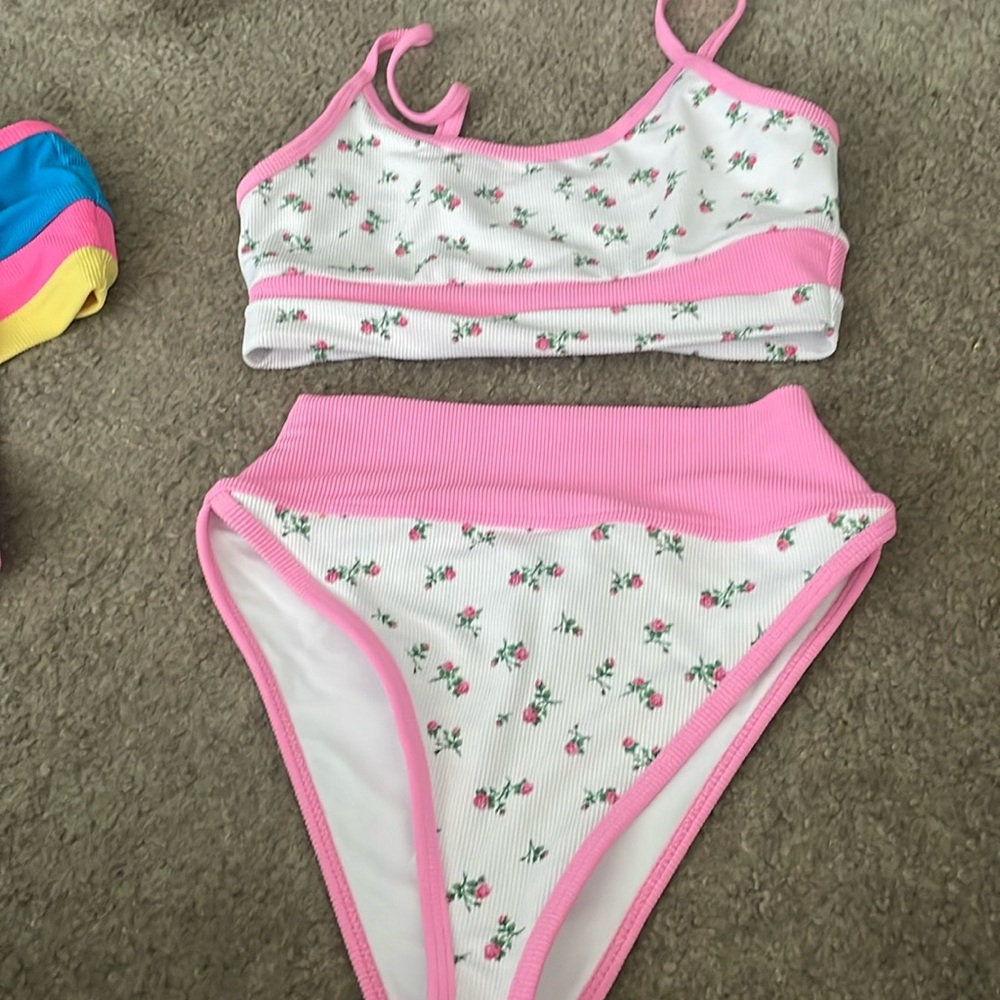 Beach riot floral bikini M top S bottom never worn